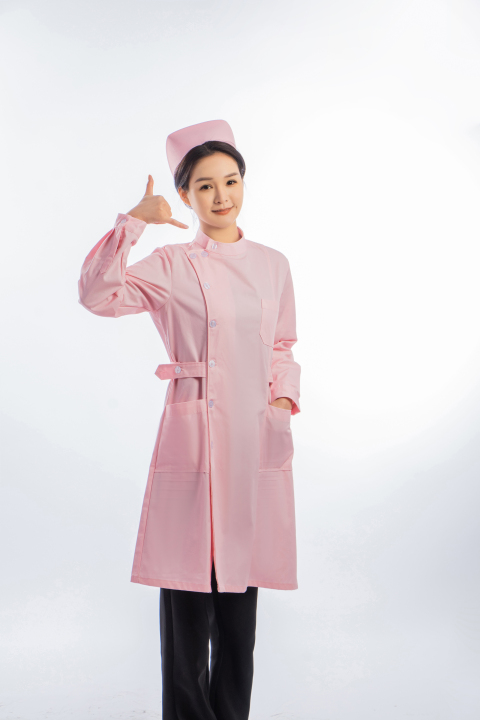 女护士侧身打电话姿势高清图版权图片下载