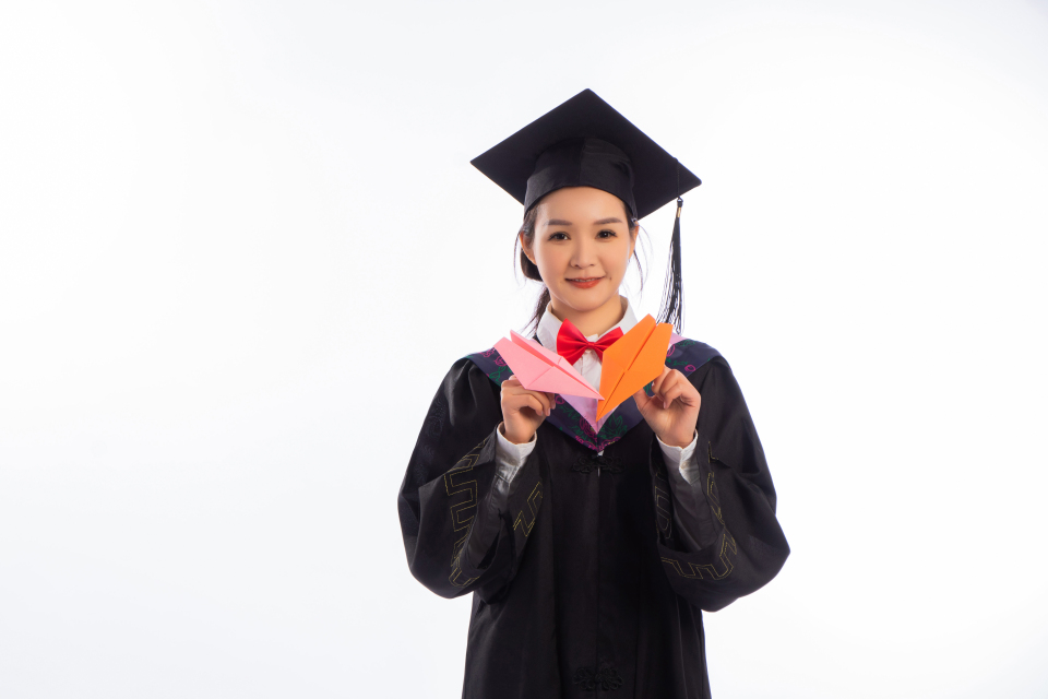 毕业女生个人写真实拍图