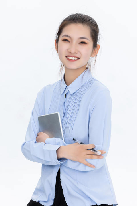 开心微笑的女员工实拍图版权图片下载