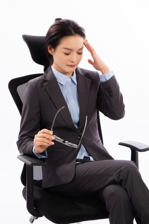 劳累的女性工作者版权图片下载