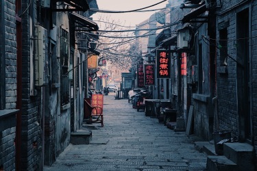 空荡荡的深巷高清图