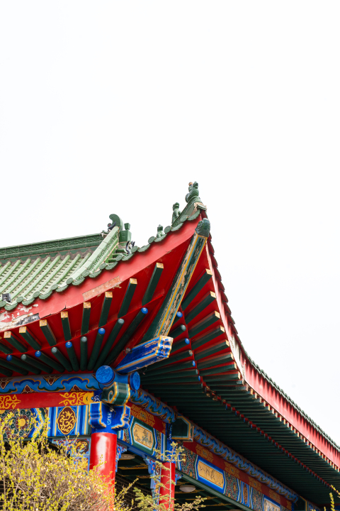 古代特色鲜艳屋檐实拍图版权图片下载