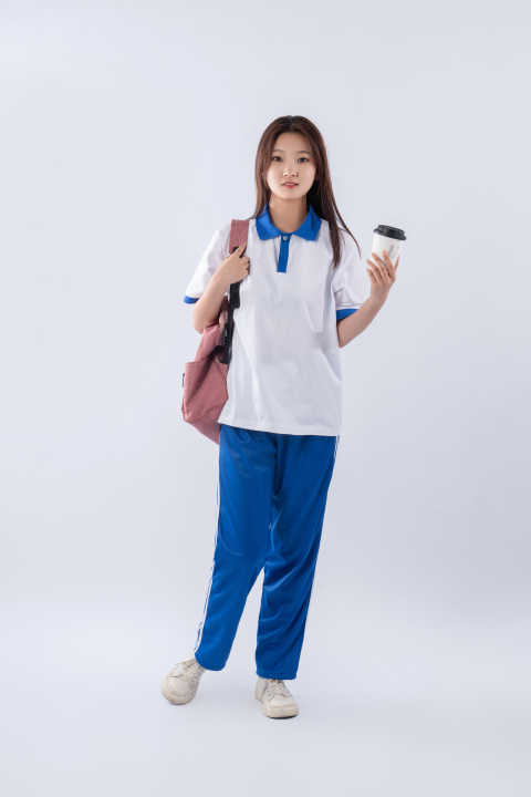穿校服的可爱女同学版权图片下载