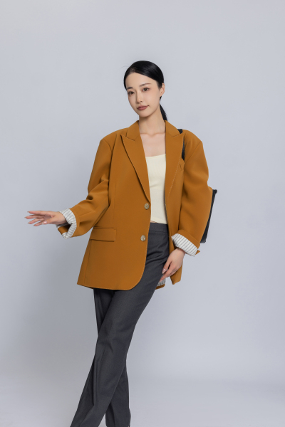 高雅美丽的女教师高清图