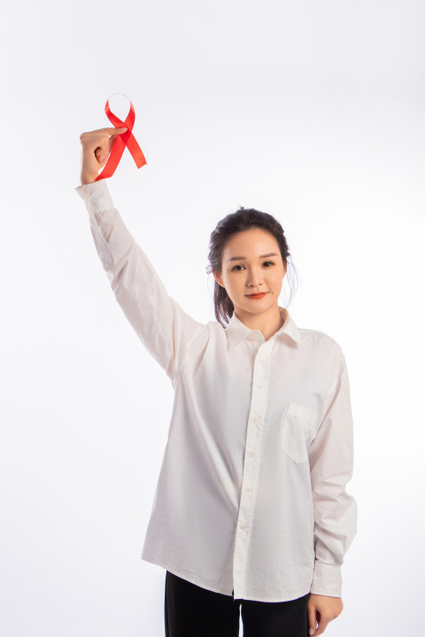 手举红丝带高清图版权图片下载
