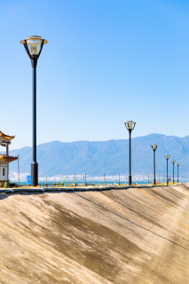 通向洱海的道路实拍图