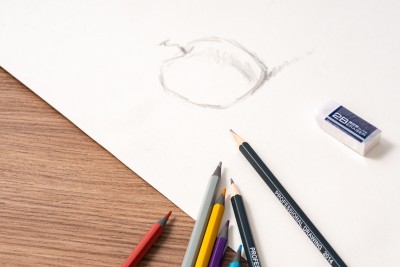 苹果素描实拍图