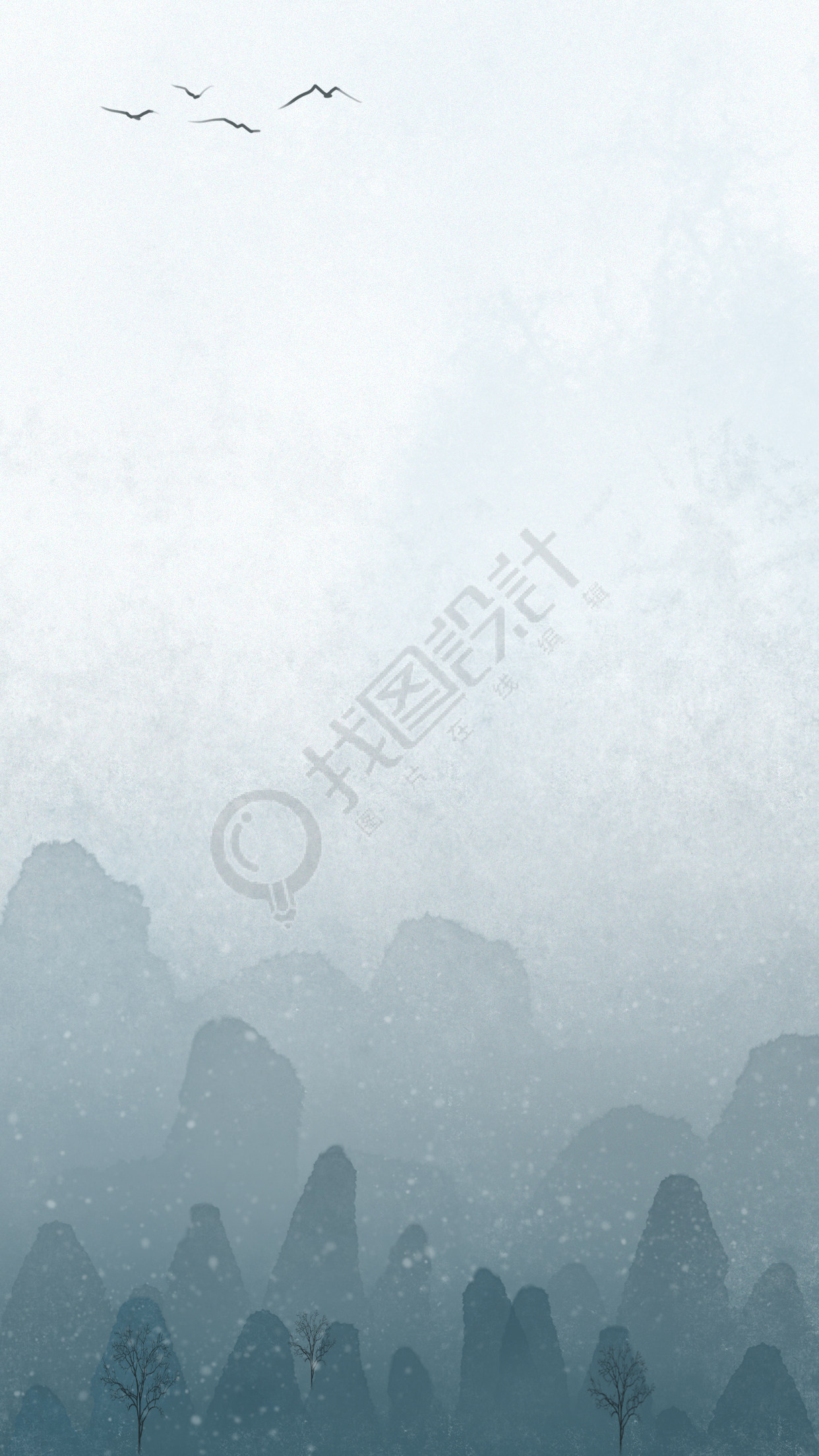 清晨雾蒙蒙的远山飞鸟背景