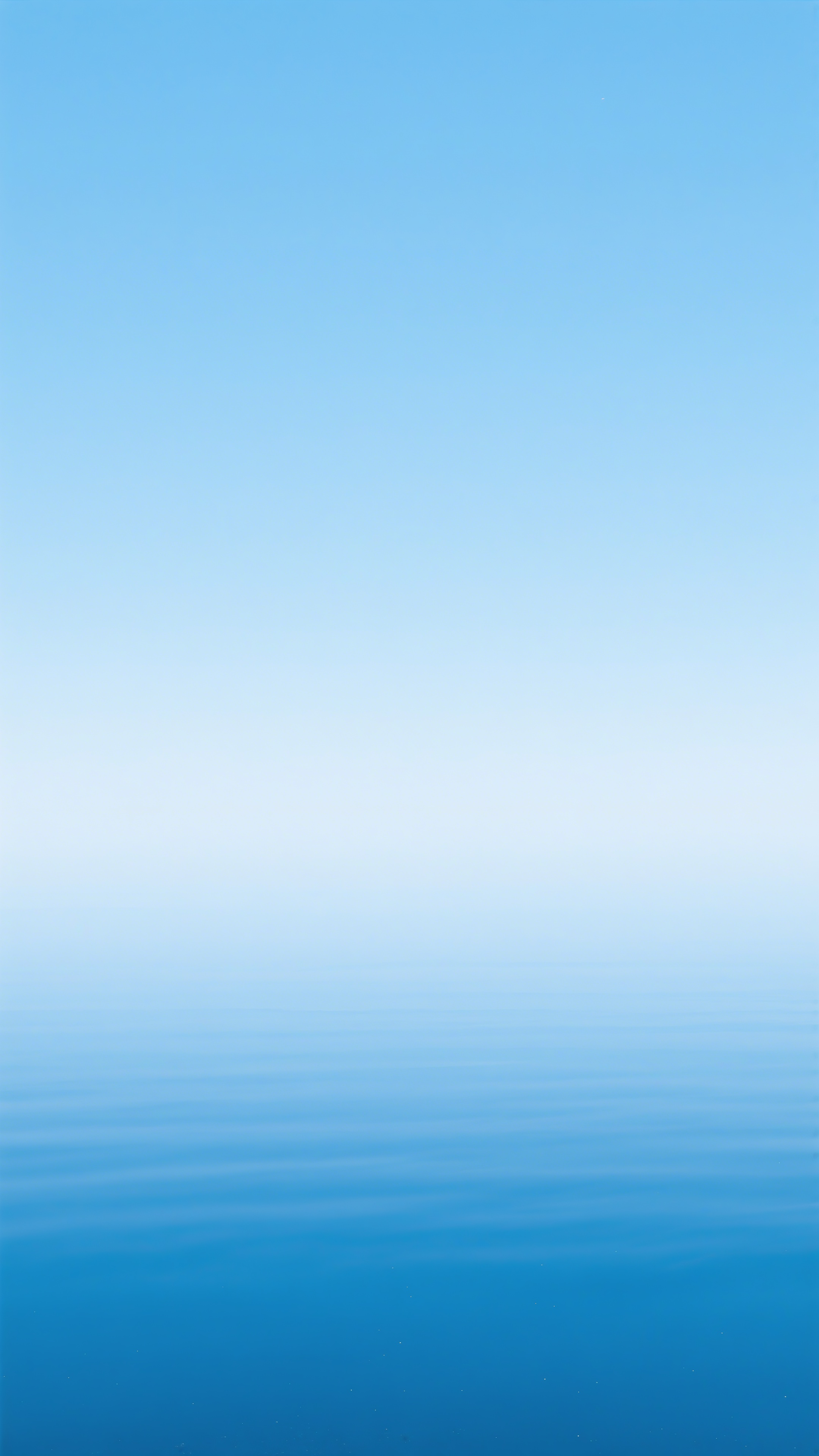 天空蓝色渐变背景PNG元素